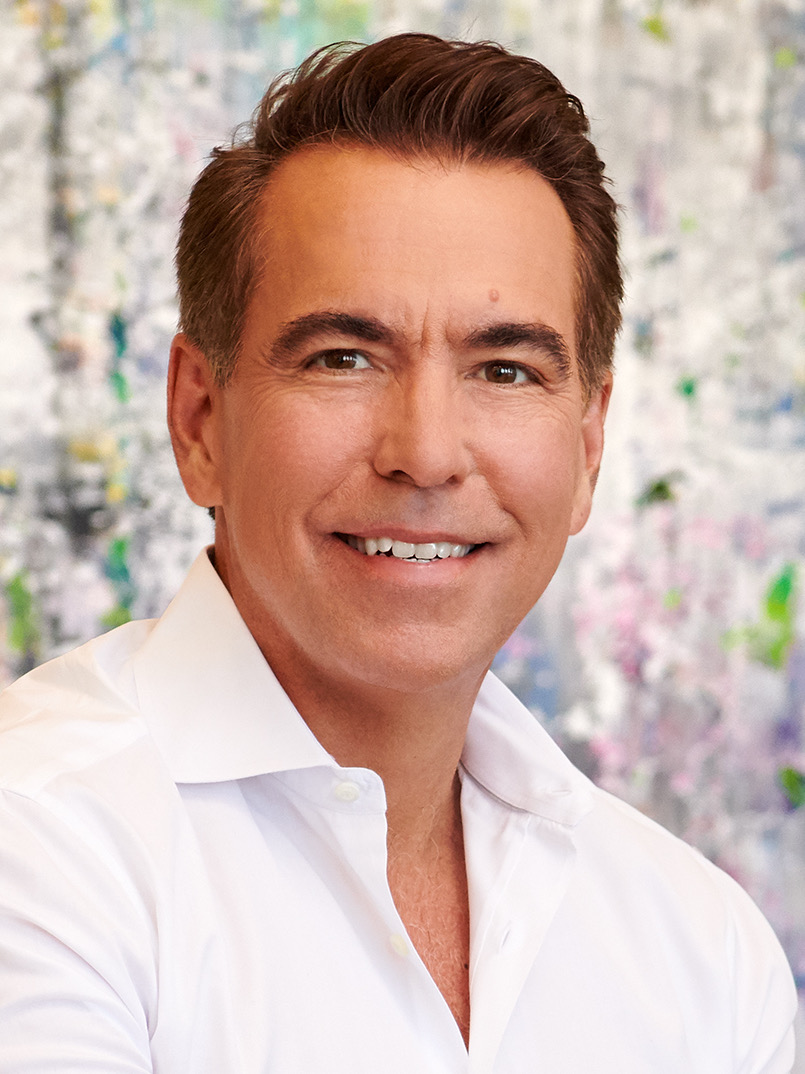 Portrait of Orlando Bravo
